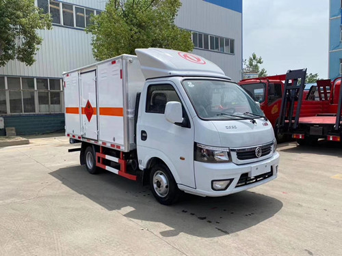 東風(fēng)途逸國六易燃?xì)怏w廂式運(yùn)輸車圖片