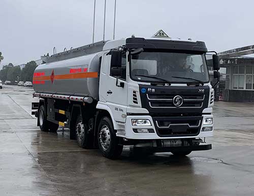 陜汽軒德前四后四國六運(yùn)油車圖片