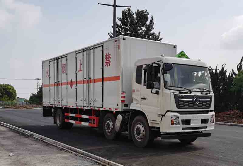 東風(fēng)天錦小三軸易燃?xì)怏w廂式運(yùn)輸車圖片
