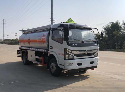 東風(fēng)多利卡D7國六9.75方運(yùn)油車圖片