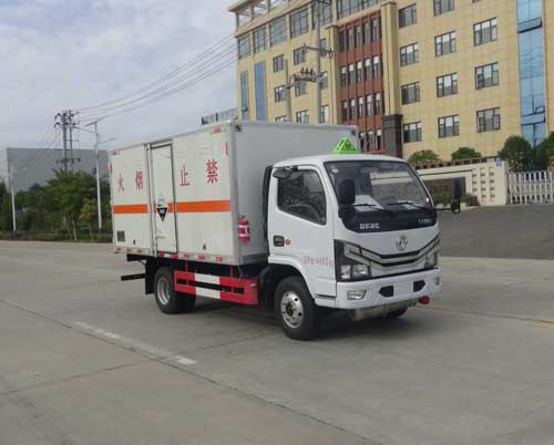 東風(fēng)D6腐蝕性物品廂式運(yùn)輸車圖片